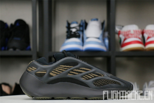 Adidas Yeezy 700 V3 Clay Brown