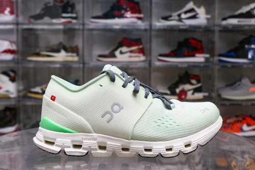 On Running Cloud X 4Aloe Honeydew