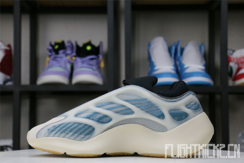 Yeezy 700 v3 “Kyanite” 2021